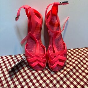 NWT Zaxy Pink Rubber T-Strap Sandals